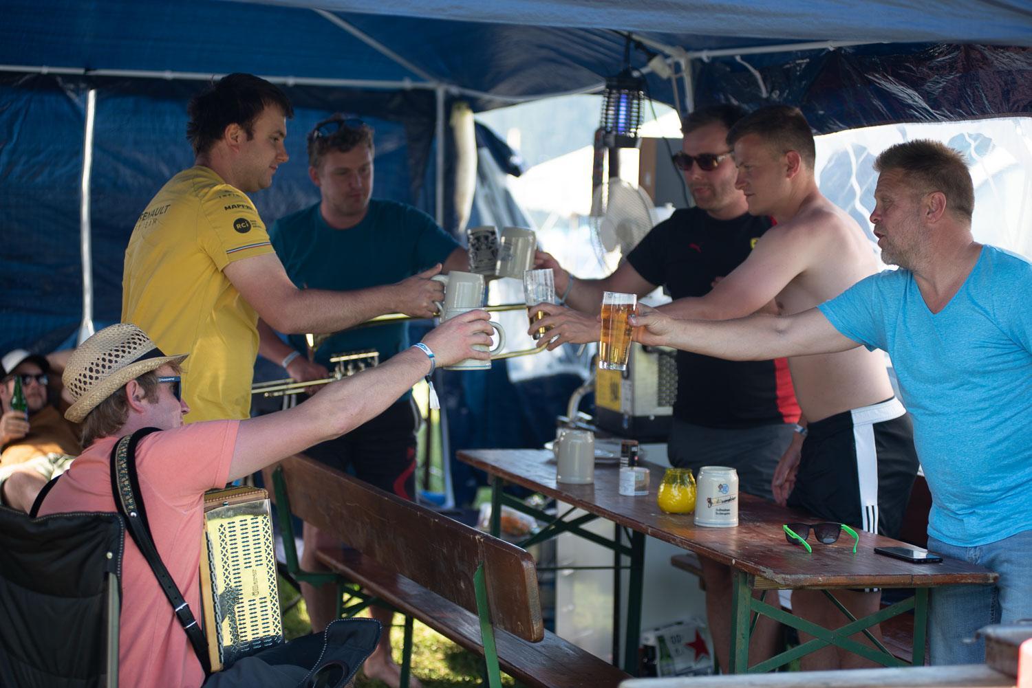 Ring Rast Camping Hotel Spielberg Bei Knittelfeld Buitenkant foto