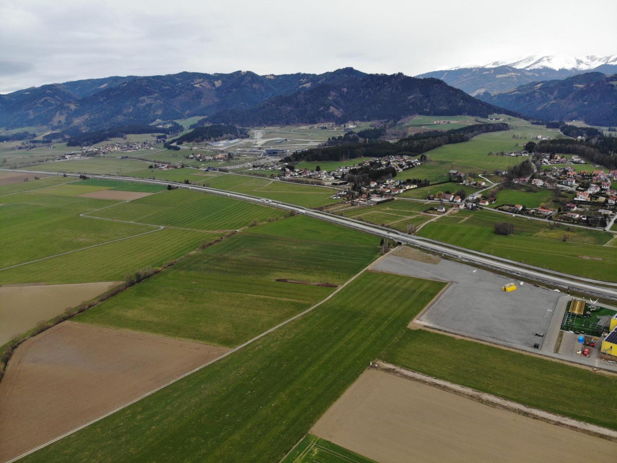 Ring Rast Camping Hotel Spielberg Bei Knittelfeld Buitenkant foto